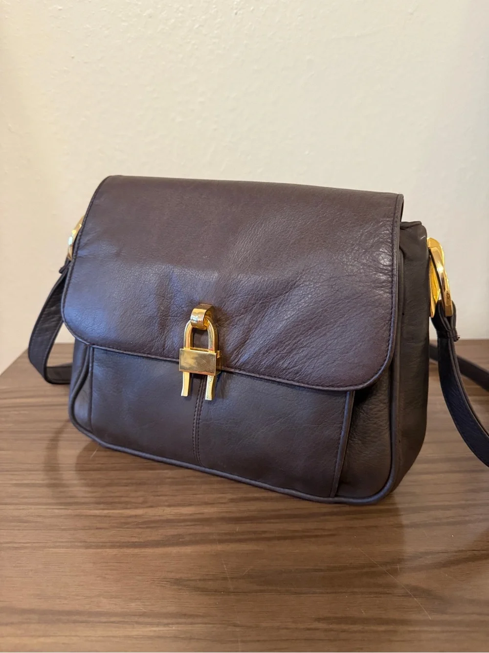 Vintage compact messenger